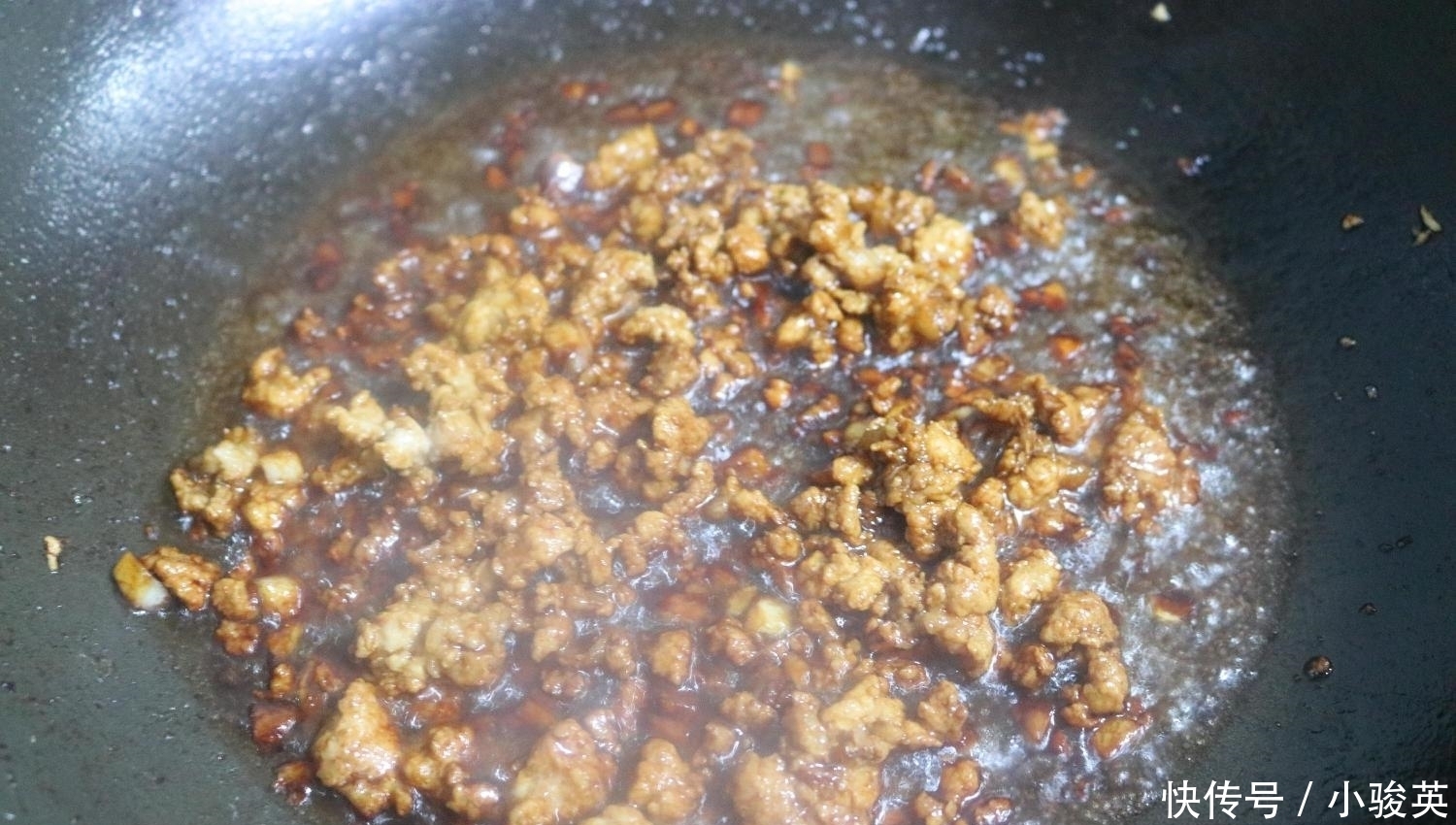 道菜|这道菜真好吃,补铁、补钙、增强免疫力,口感筋道,比肉更香