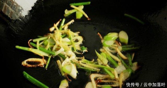 格达汤|像这样的冬天,香浓盛在锅里很诱人,一碗后全身都暖了