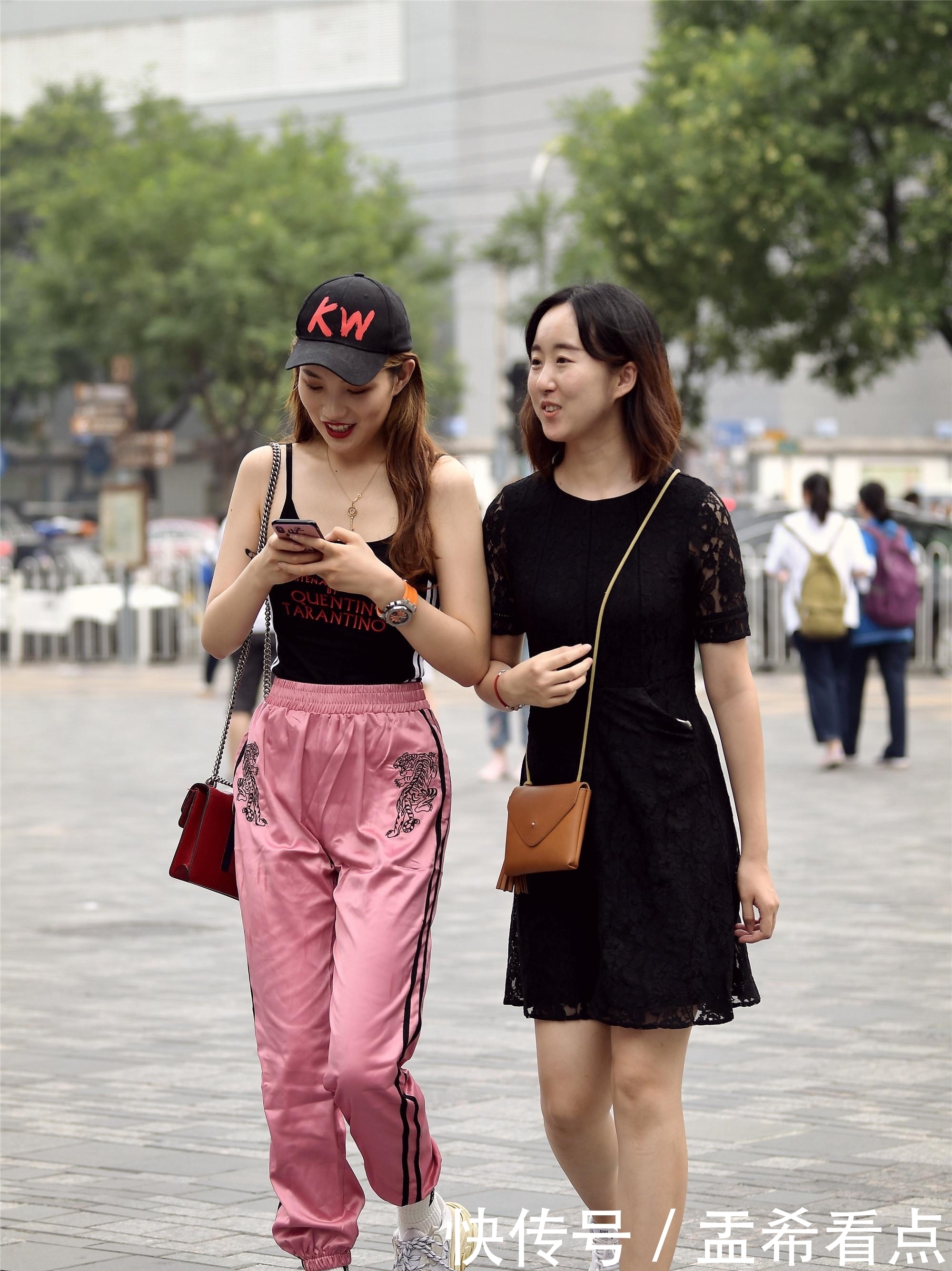 搭配|吊带这件小小的时尚单品, 搭配千变万化