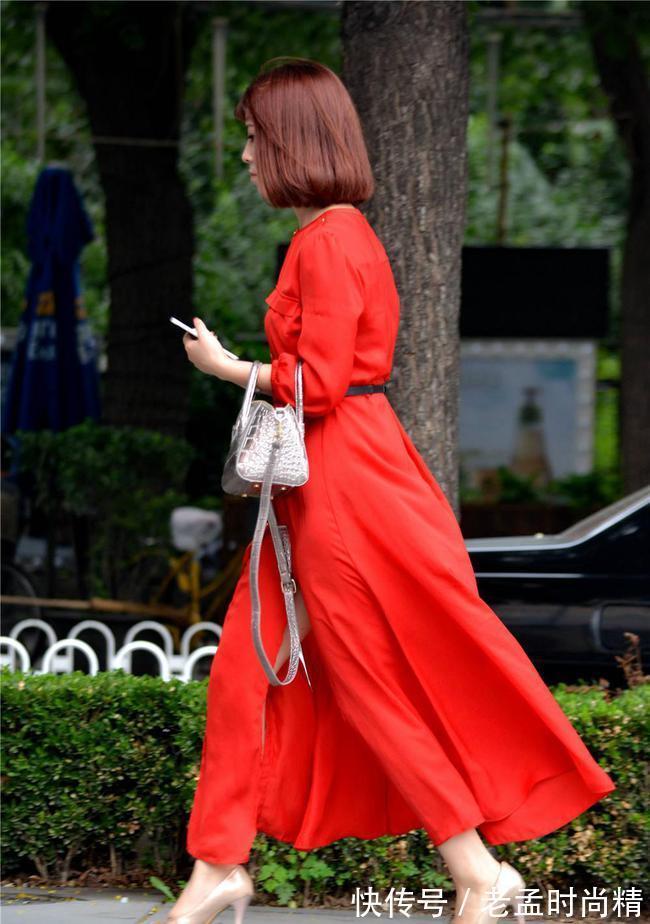 高跟鞋|红色连衣长裙,搭配香槟色高跟鞋,简单的穿搭,谁穿都美