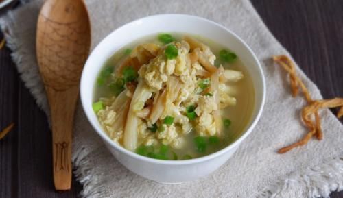 干黄花菜|失眠最怕喝这汤,上锅煮一煮,营养极高,失眠好了,早知早受益