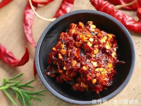 见到|去逛超市,见到4种酱多囤一些,比老干妈还香,拌饭拌面都好吃