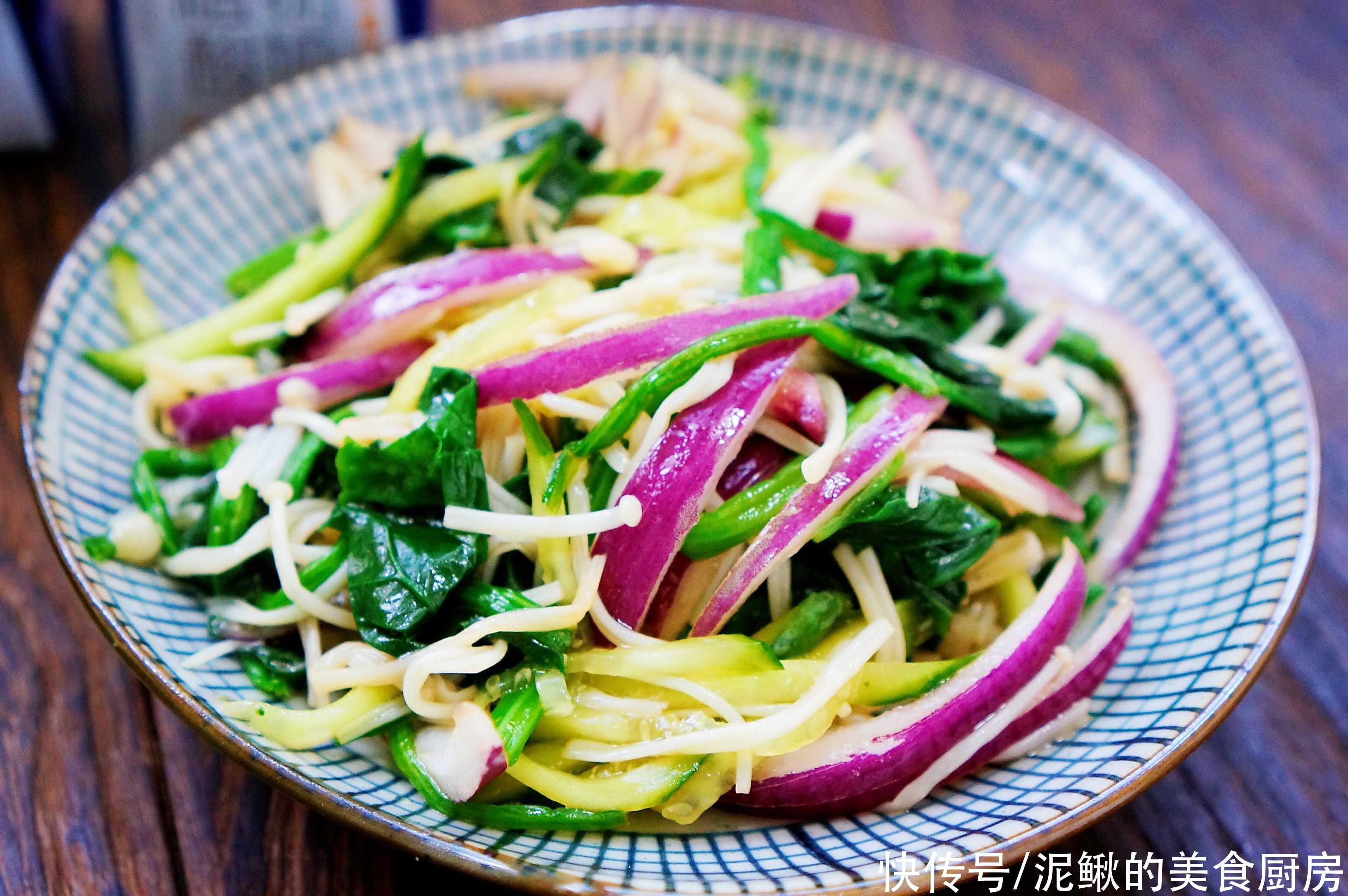 晒晒一家三口的早餐，灵巧搭配，营养美味，网友：羡慕这种生活