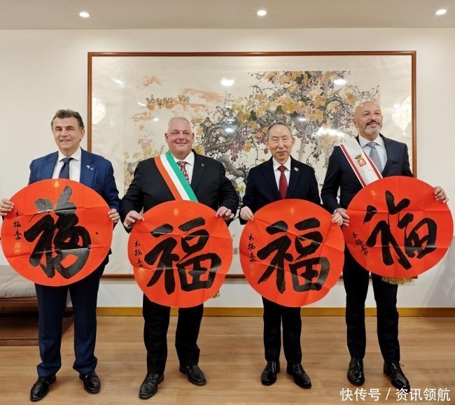 龙宇翔与意大利格罗塞托市长维瓦雷利亲切会见